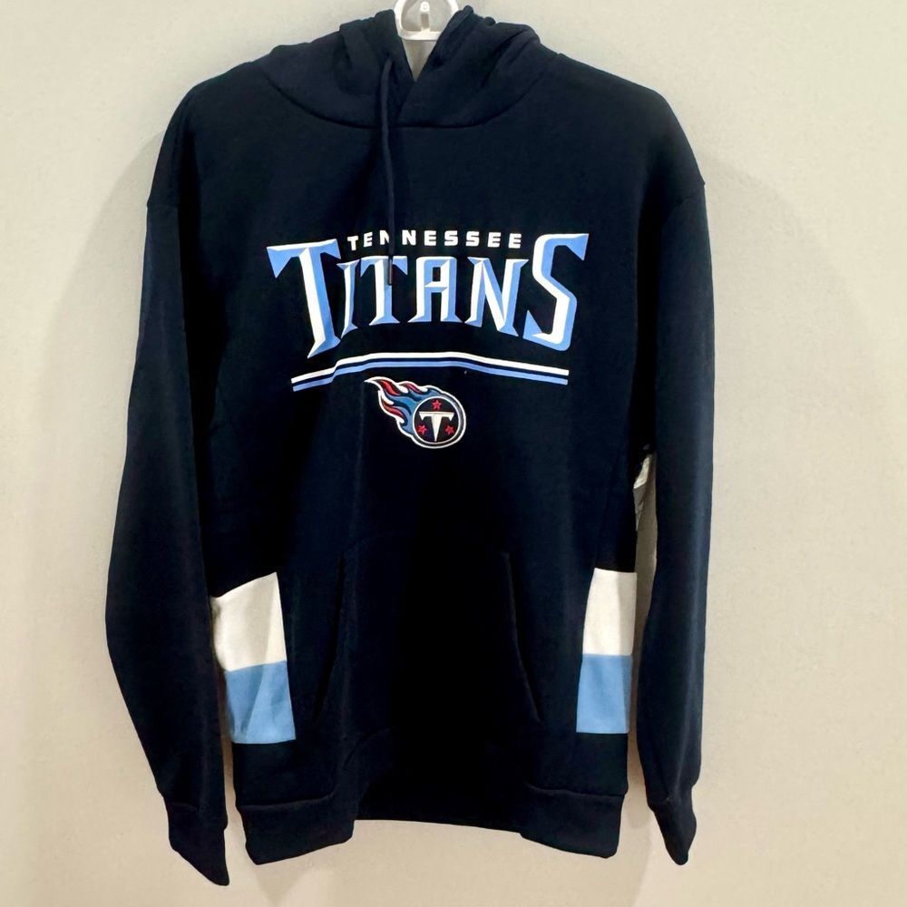 NFL Tennessee Titans team logo navy pullover hoodie size medium NWT